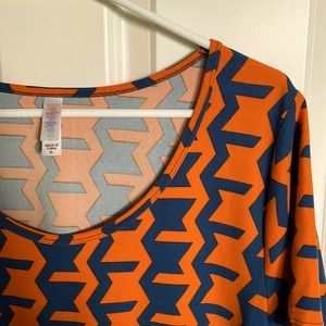 LuLaRoe Classic T Shirt – Women’s XL (16–18)